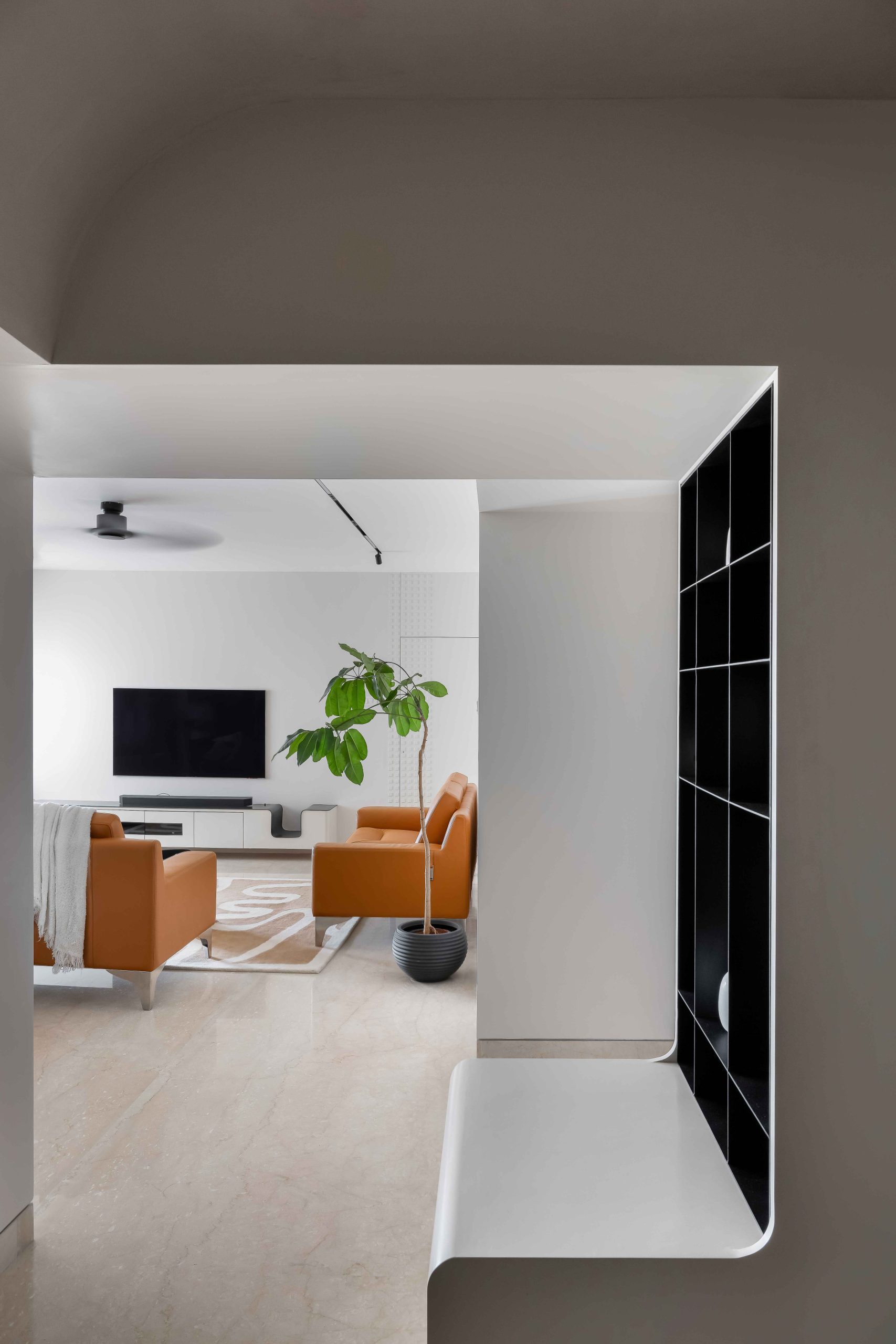 This Clutter Free Home Blends Maximum Storage With Functional Planning ...