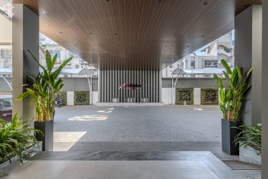 corporate center | Sana Raja Designs