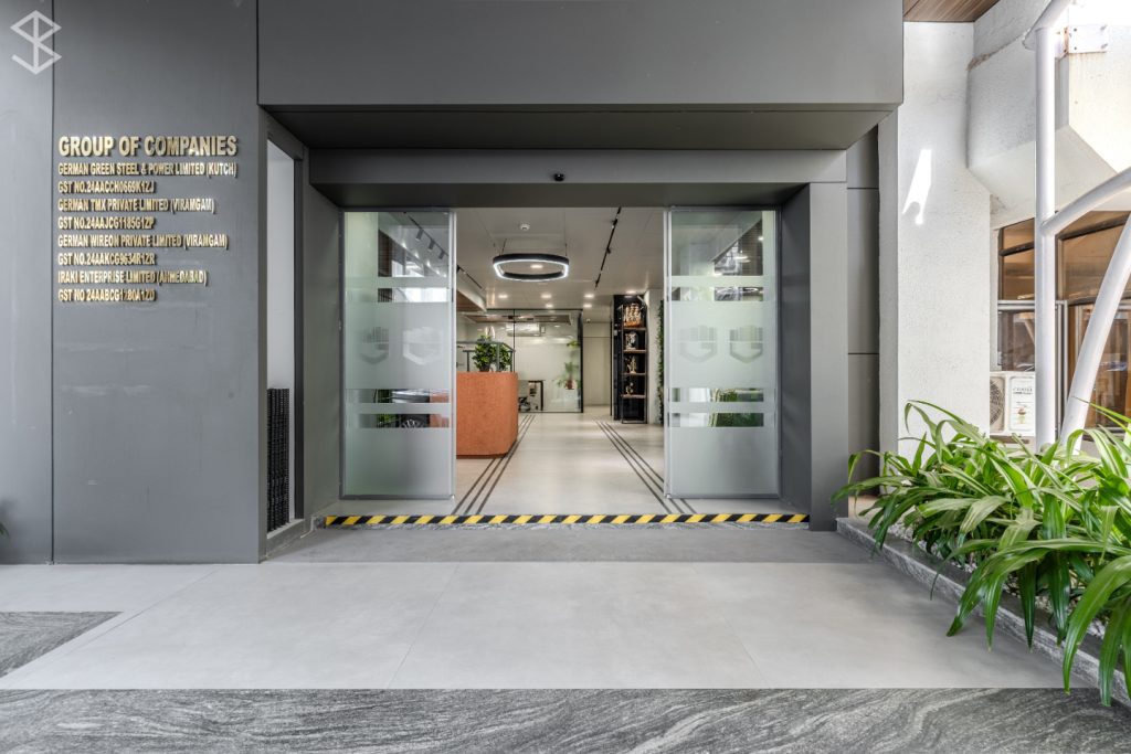 corporate center | Sana Raja Designs