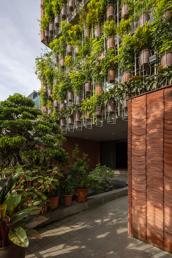 green facade