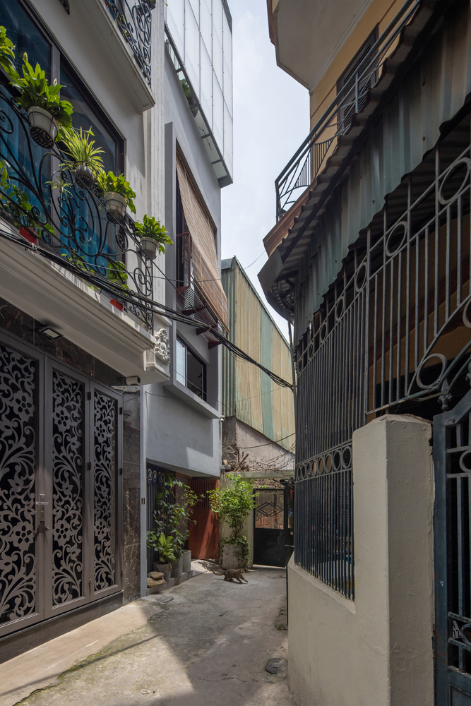 narrow street