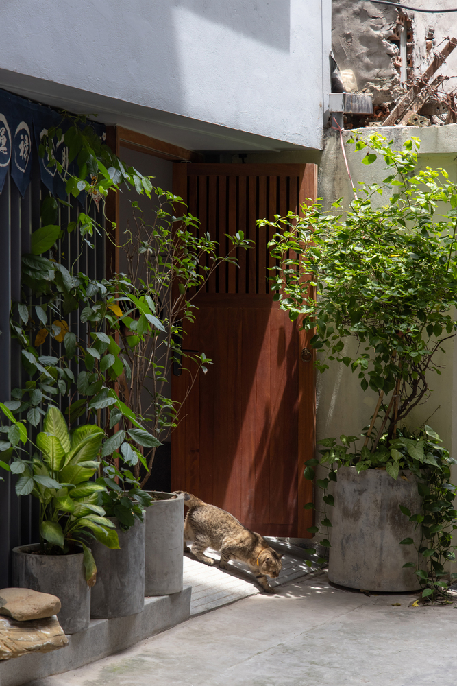 narrow street