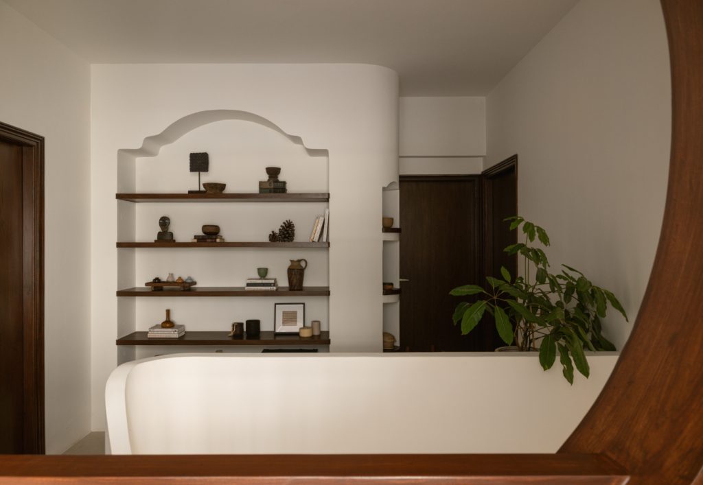 2500 sq ft