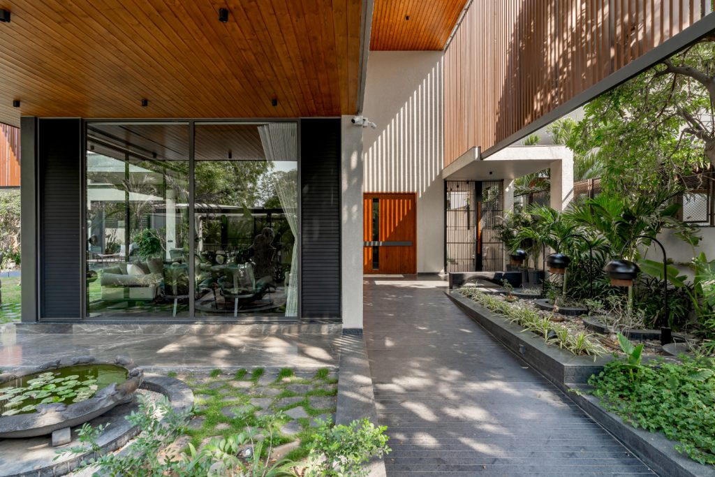 cantilever house