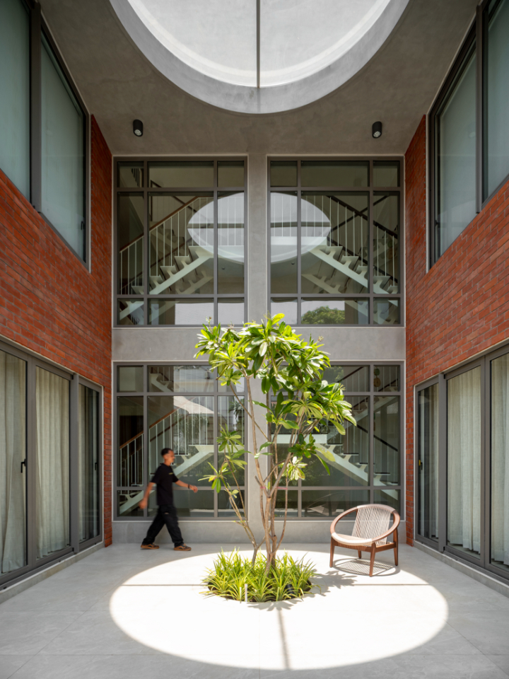 Oculus House