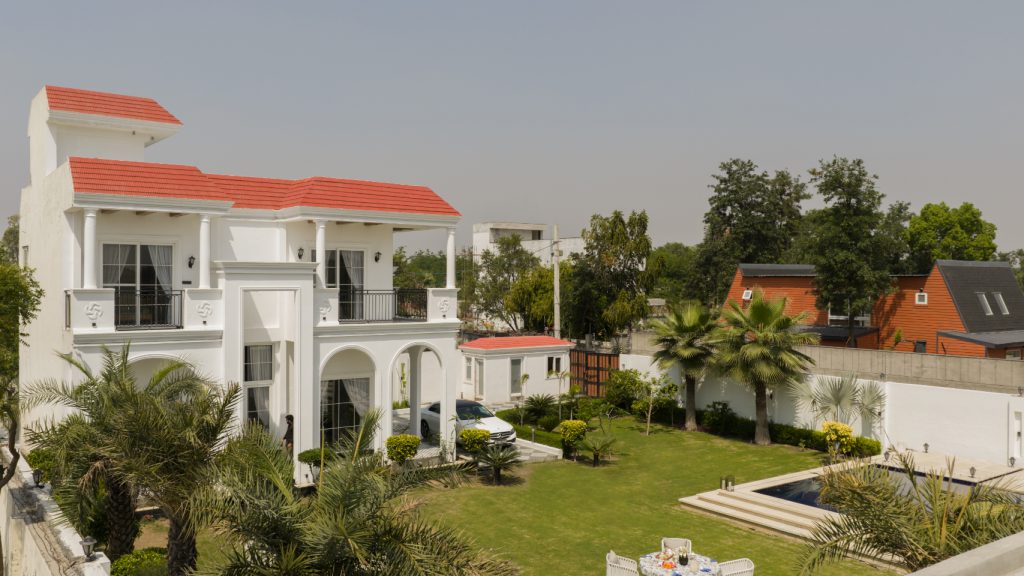 delhi farmhouse