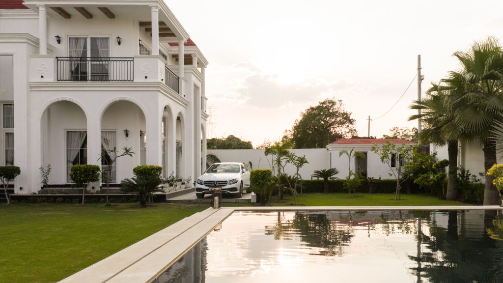 delhi farmhouse
