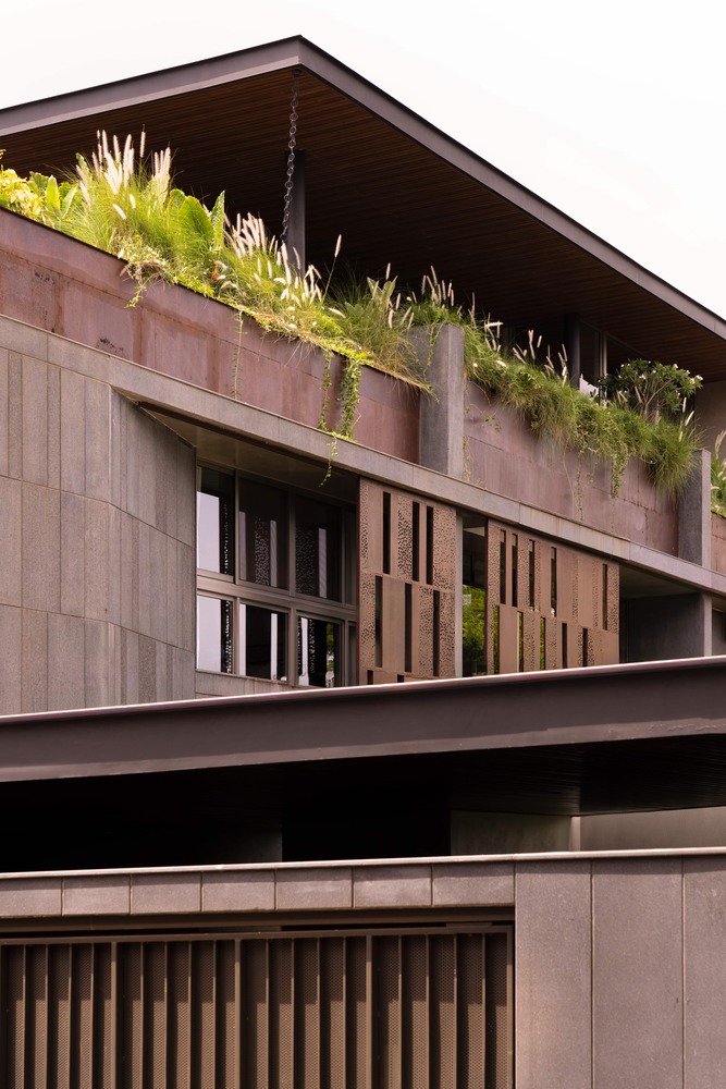 valley house